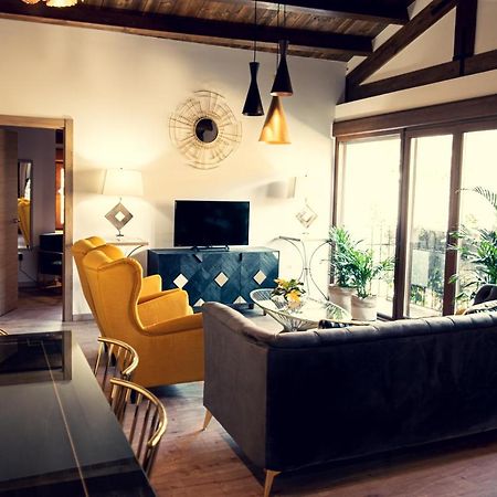 Apartamentos En El Valle Del Jerte Flores Para Angela 카베주엘라델발 외부 사진