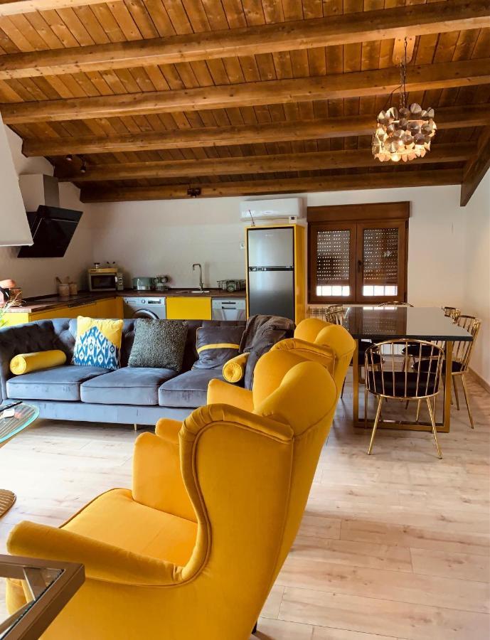 Apartamentos En El Valle Del Jerte Flores Para Angela 카베주엘라델발 외부 사진
