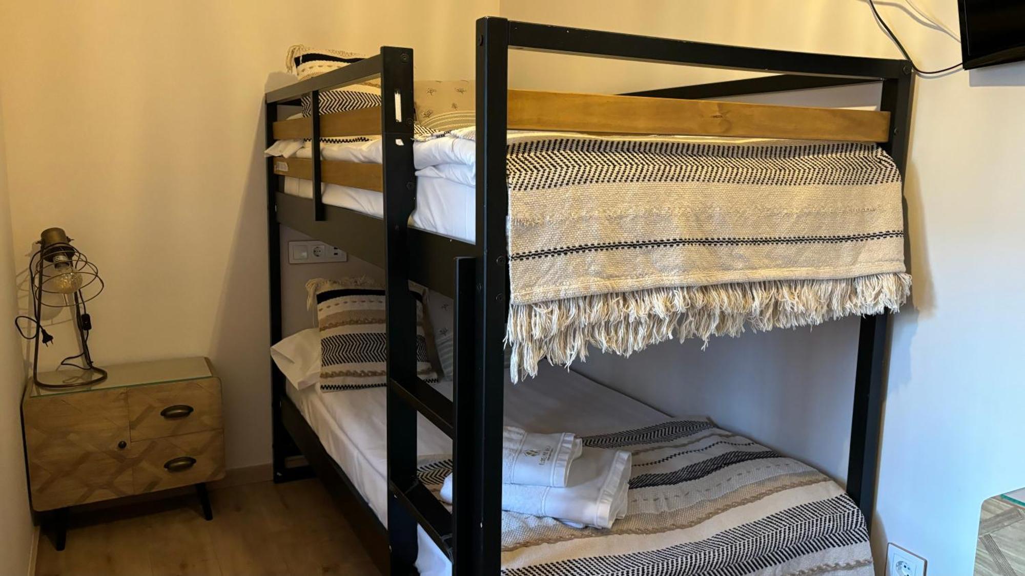 Apartamentos En El Valle Del Jerte Flores Para Angela 카베주엘라델발 외부 사진