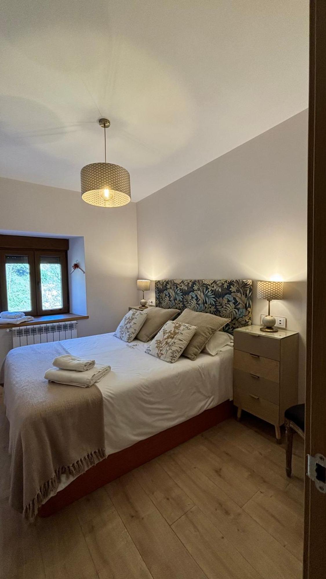 Apartamentos En El Valle Del Jerte Flores Para Angela 카베주엘라델발 외부 사진