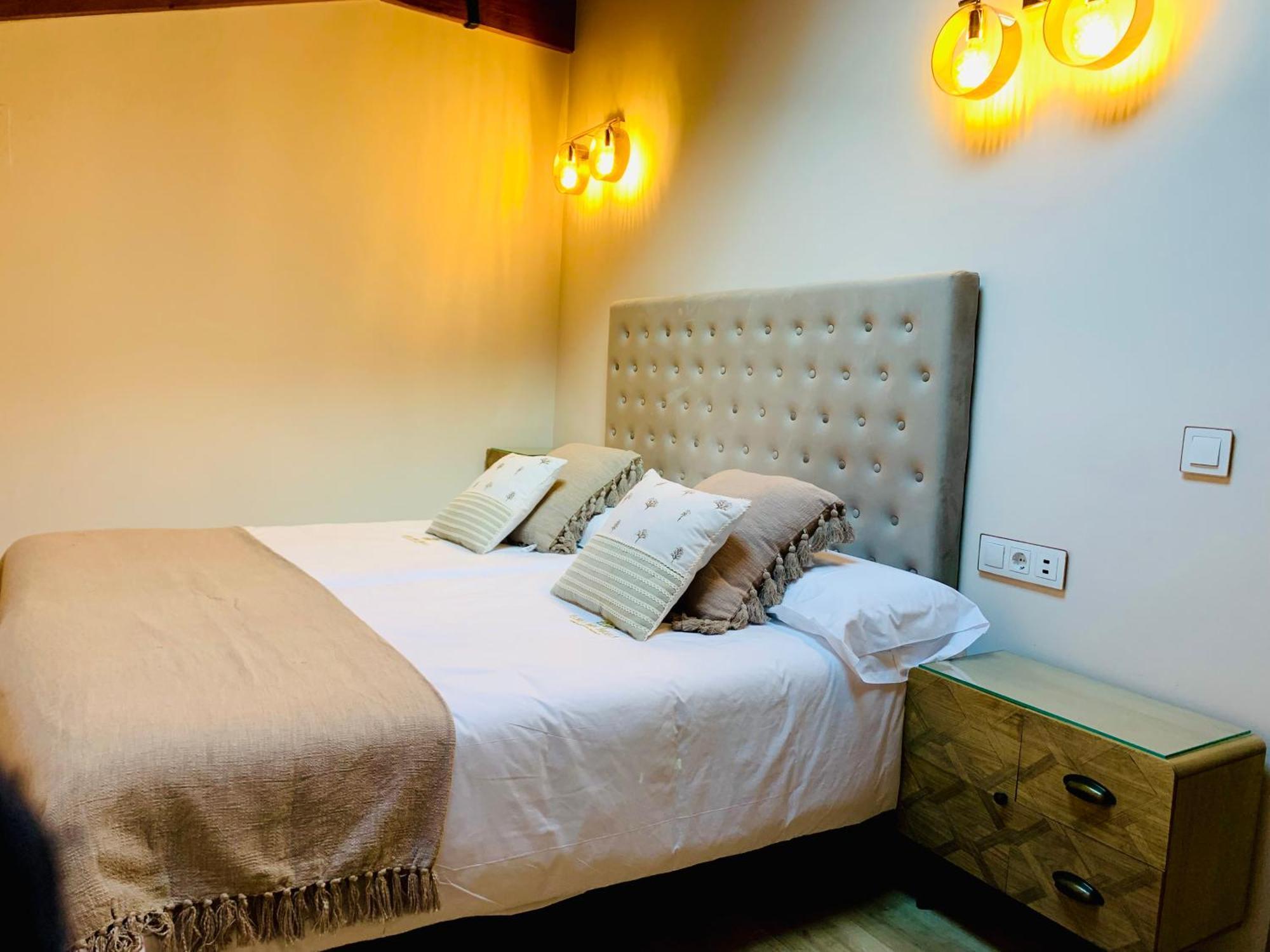 Apartamentos En El Valle Del Jerte Flores Para Angela 카베주엘라델발 외부 사진