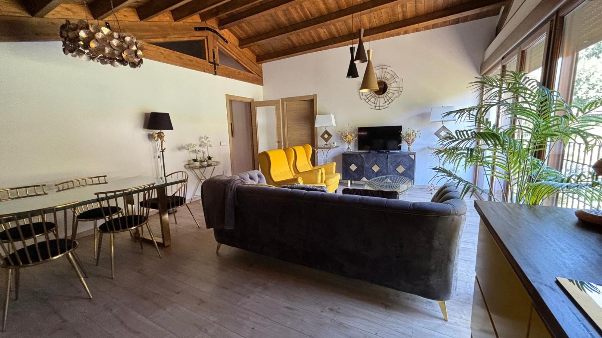 Apartamentos En El Valle Del Jerte Flores Para Angela 카베주엘라델발 외부 사진