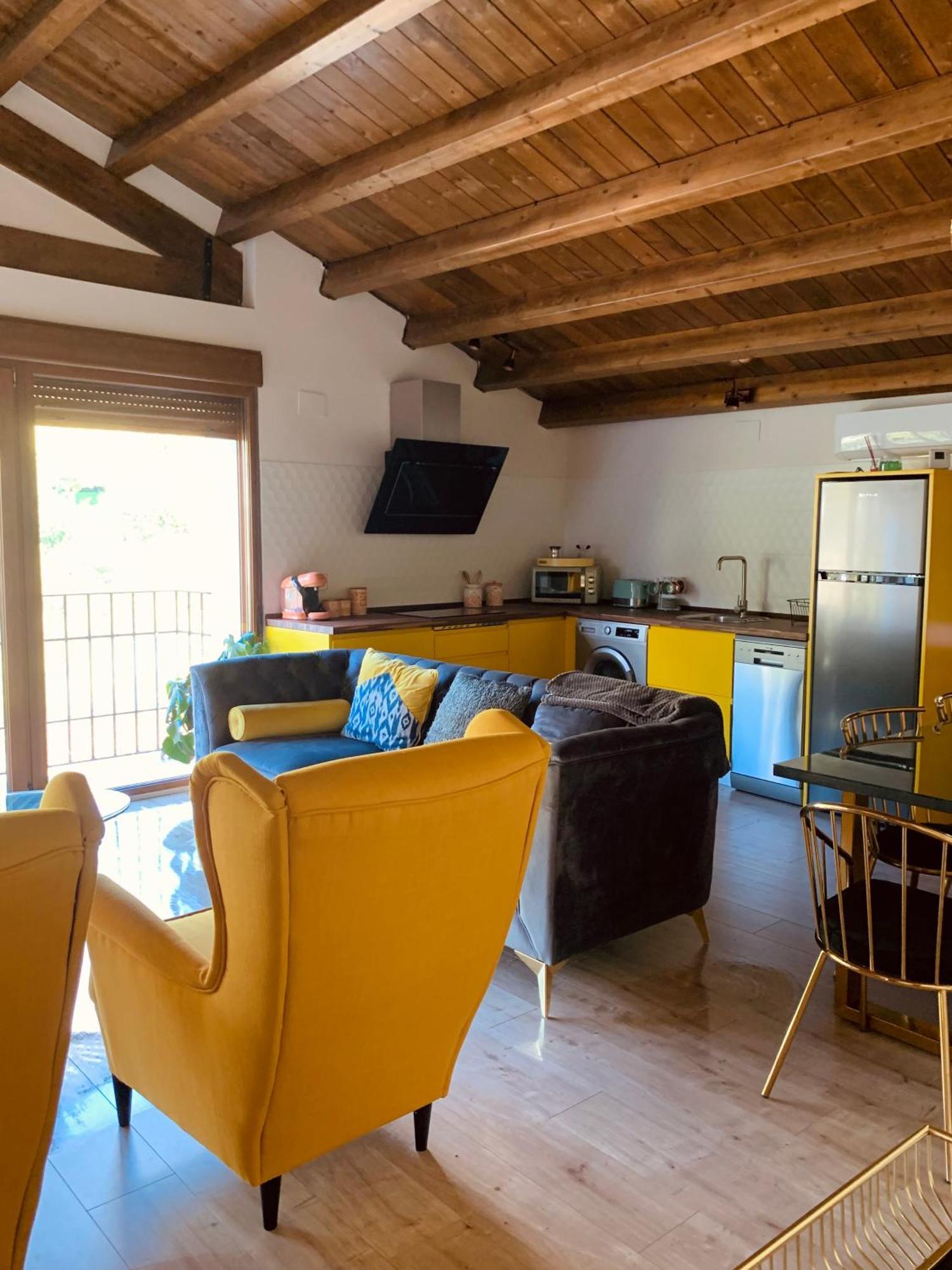 Apartamentos En El Valle Del Jerte Flores Para Angela 카베주엘라델발 외부 사진